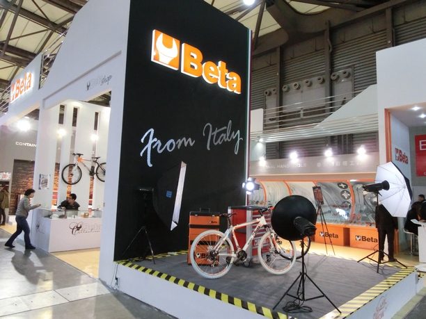 CIMG0224-1.jpg 人气火爆 规模空前----第二十三届中国国际五金博览会侧记(图2)