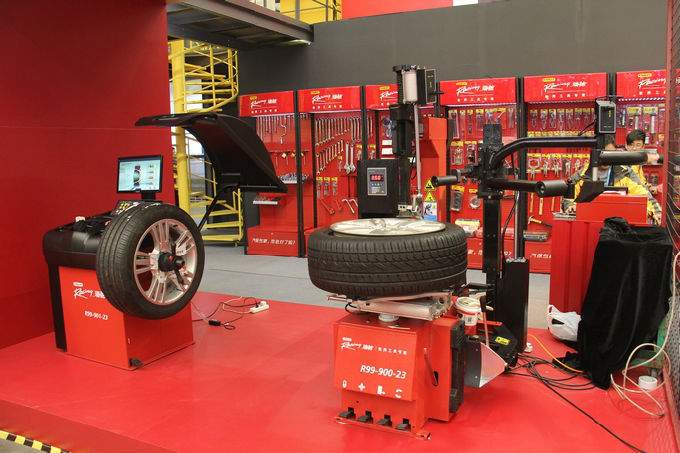 第二十五届中国国际五金博览会手工具展台巡礼----史丹利百得工具展台(图5)